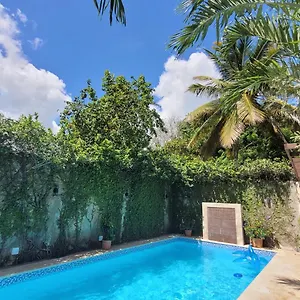 Oasis Hotel